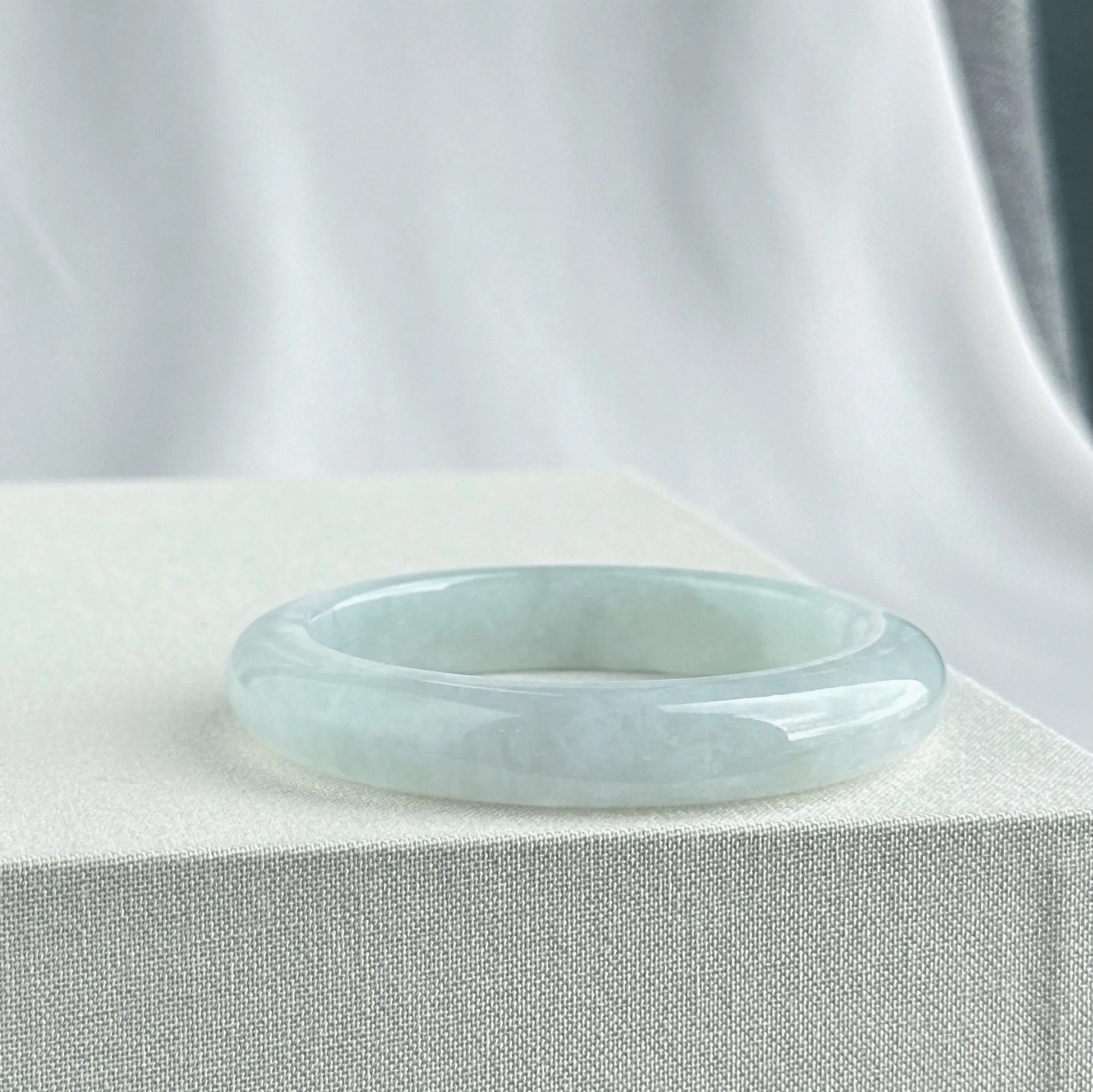 121254 53.6mm Whisper of Clouds Jadeite Bangle