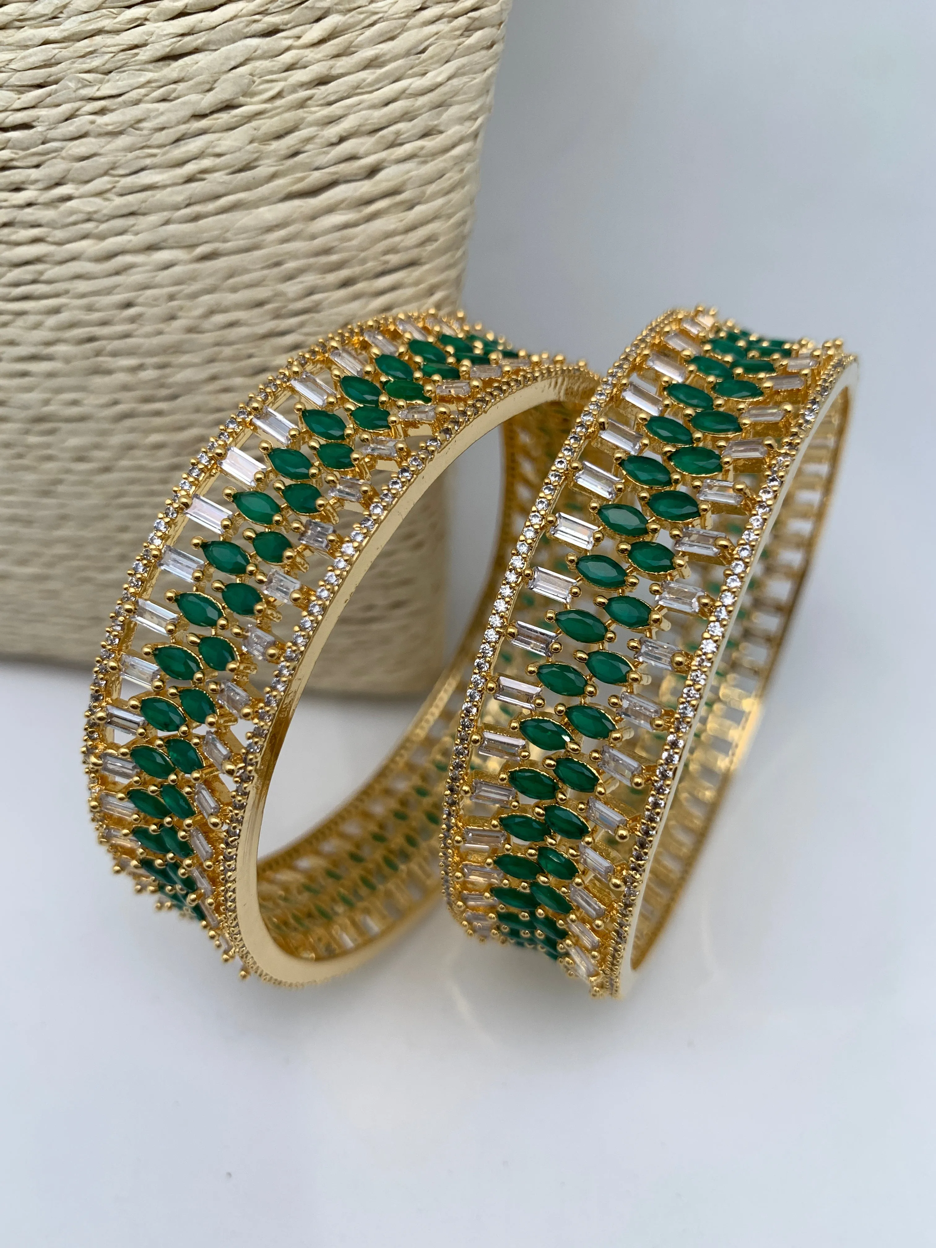 AD Emerald Green Stone Broad Golden Bangles