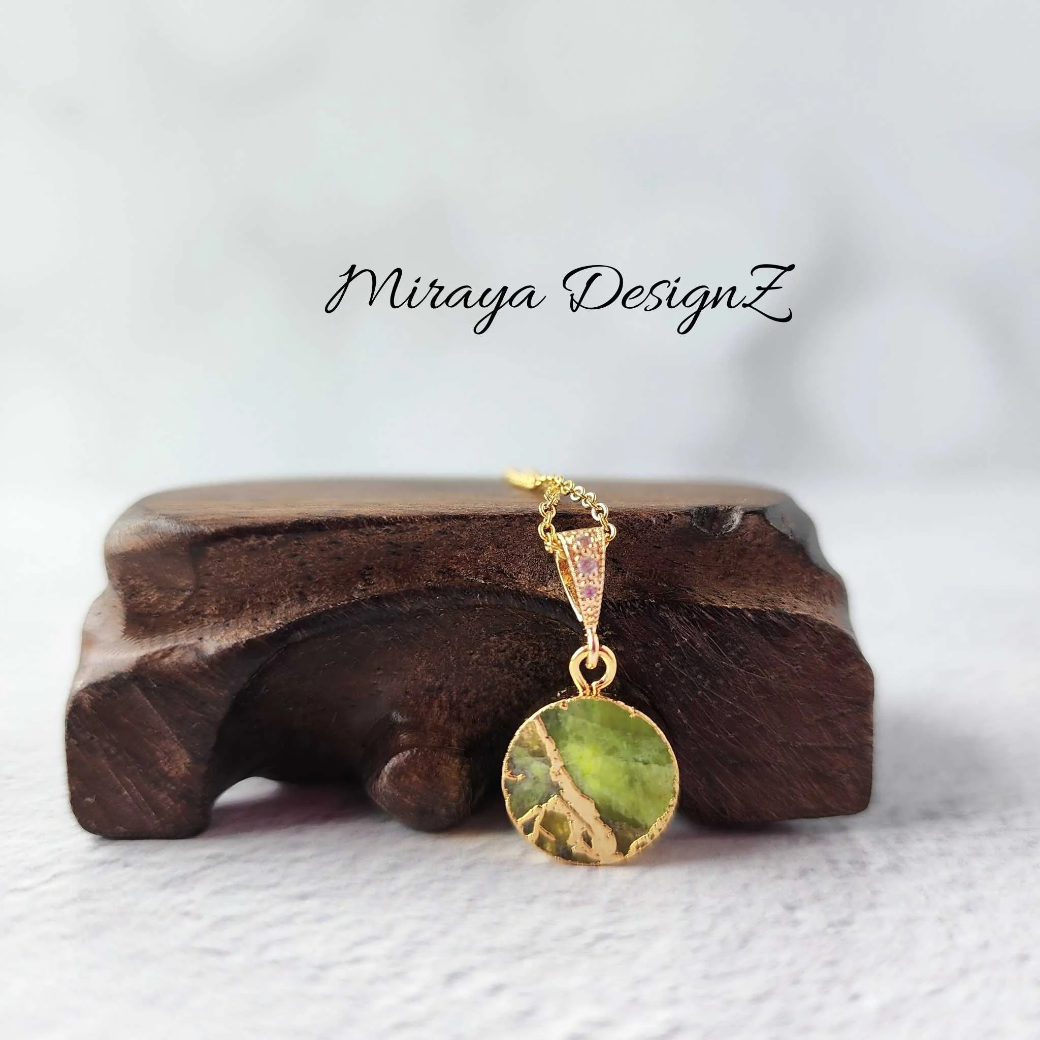 Round Mojave Turquoise Necklace - Light Green