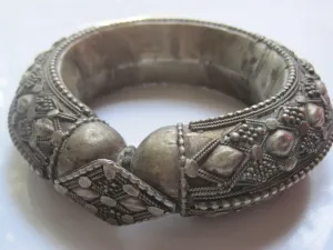 Vintage Bedouin Yemeni Bangle With Repousse Work
