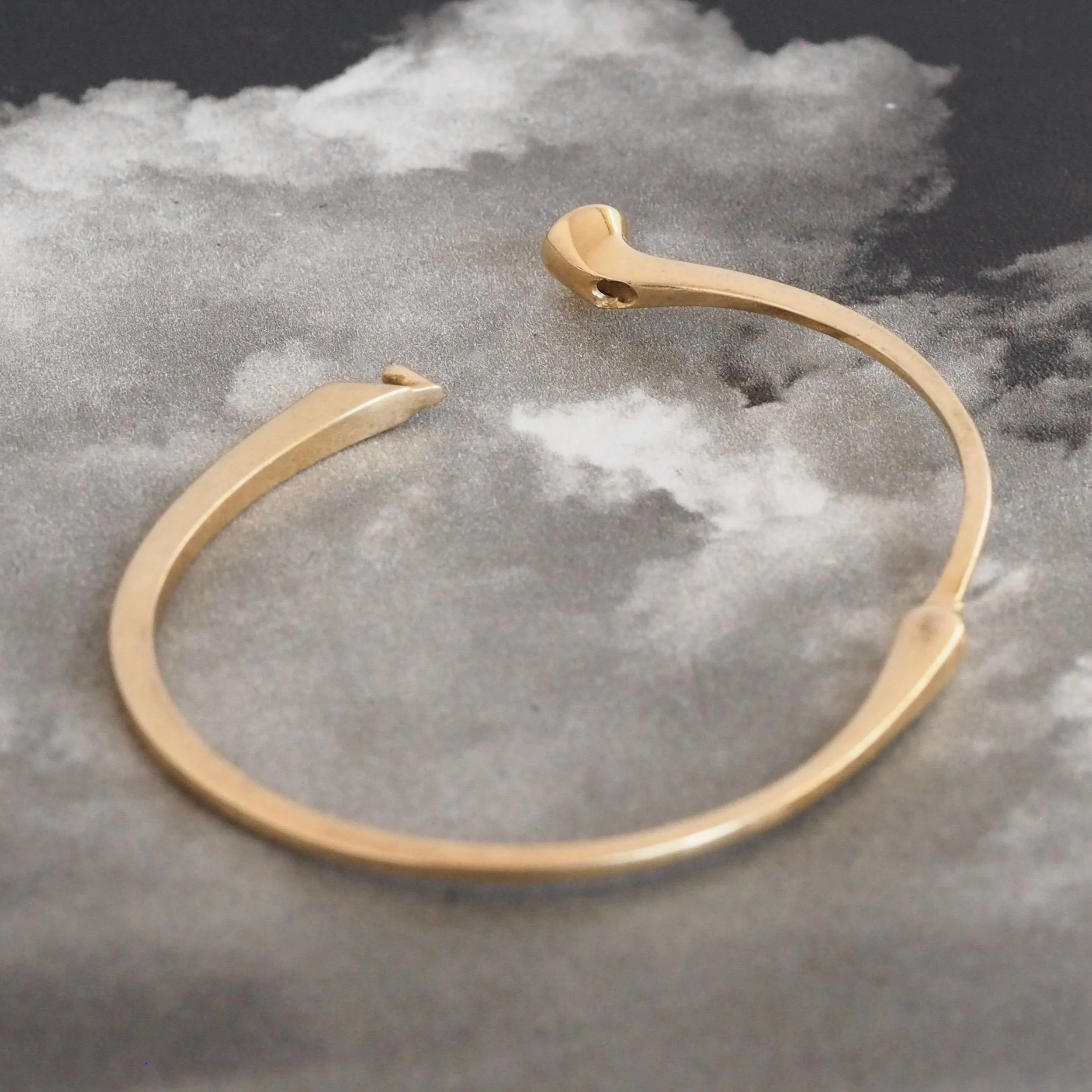 Vintage Modernist 14k Gold Diamond Oval Hinged Bangle