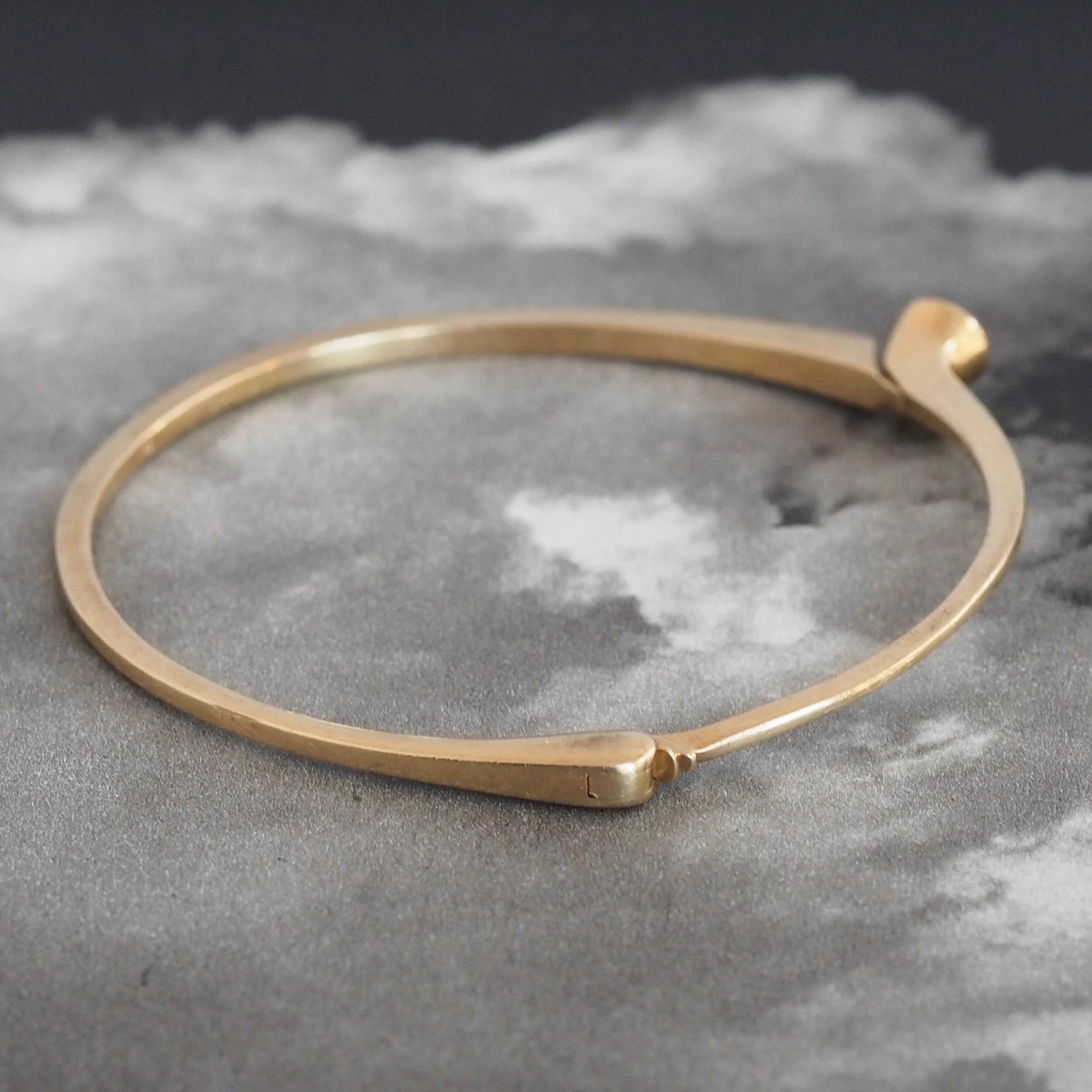 Vintage Modernist 14k Gold Diamond Oval Hinged Bangle